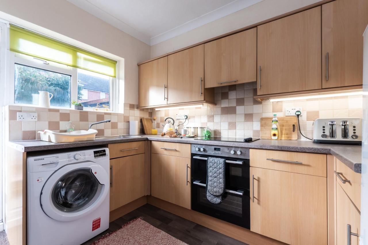 3-Bedroom House L Fast Wi-Fi L Garden L Newly Decorated L Close To Shops And Restaurants Bournemouth Buitenkant foto