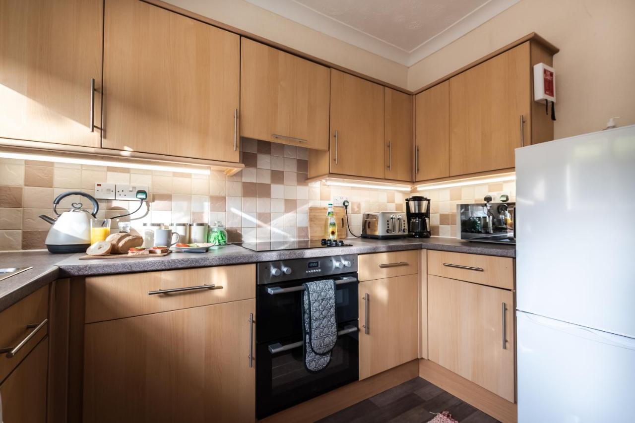 3-Bedroom House L Fast Wi-Fi L Garden L Newly Decorated L Close To Shops And Restaurants Bournemouth Buitenkant foto