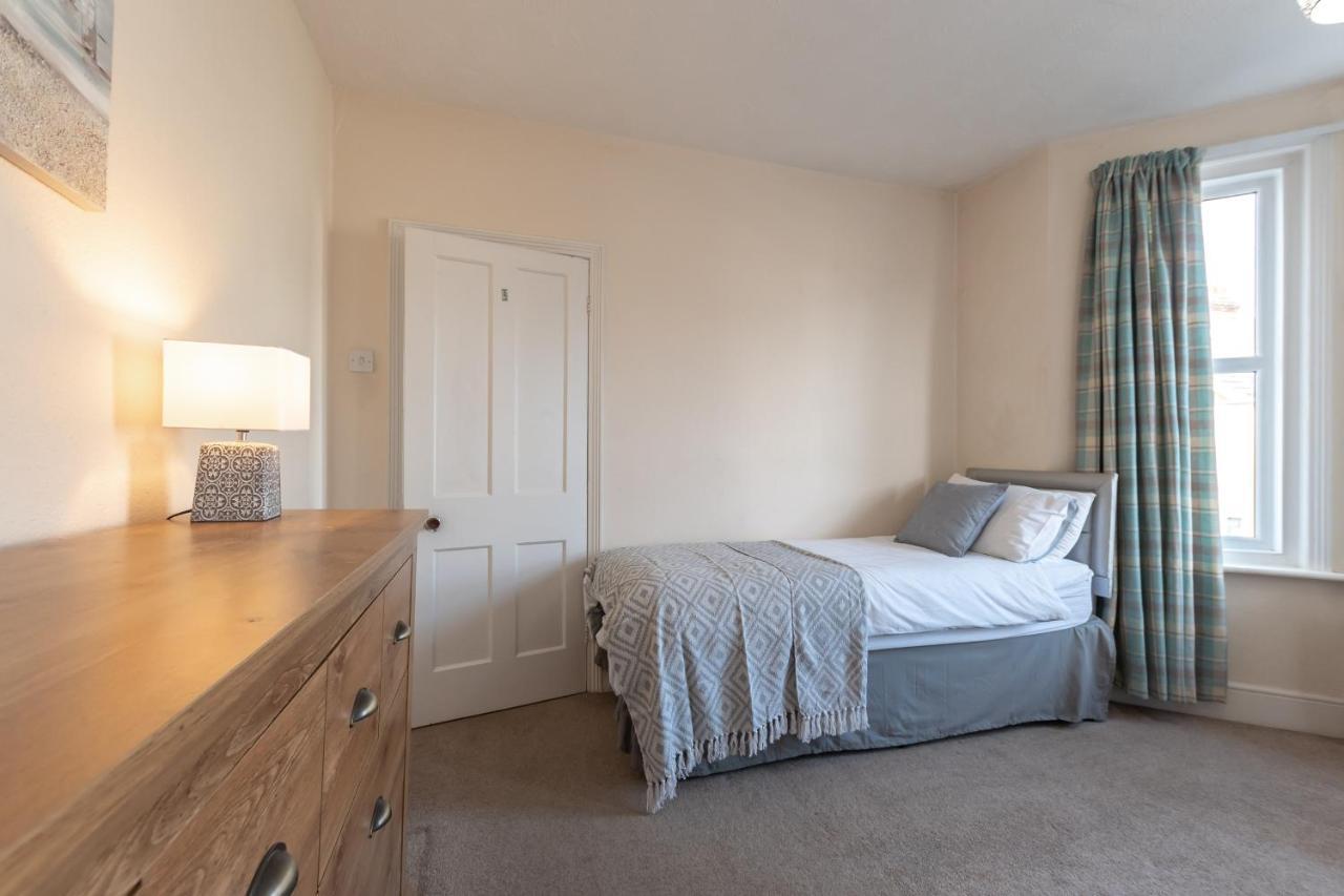 3-Bedroom House L Fast Wi-Fi L Garden L Newly Decorated L Close To Shops And Restaurants Bournemouth Buitenkant foto